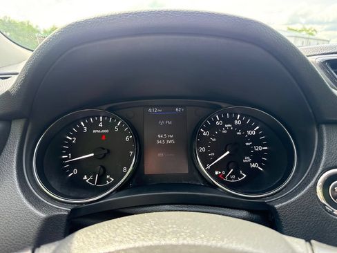 Used 2019 Nissan Rogue SV FWD image 21