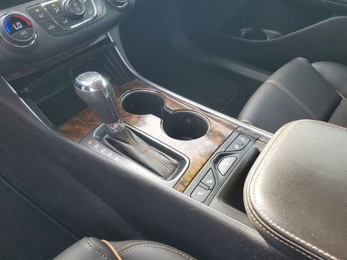 Used 2015 Chevrolet Impala LT w/ Convenience Package FWD image 19