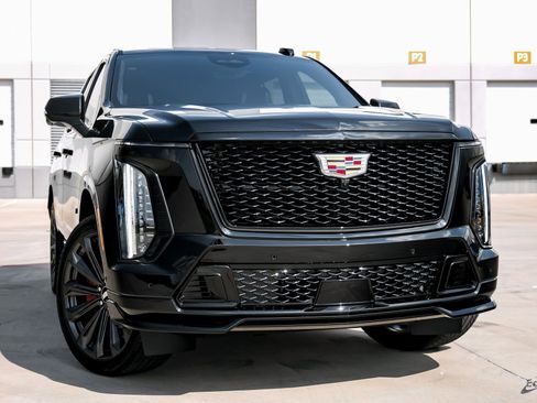 Used 2026 Cadillac Escalade V w/ LPO, Floor Liner Package image 21