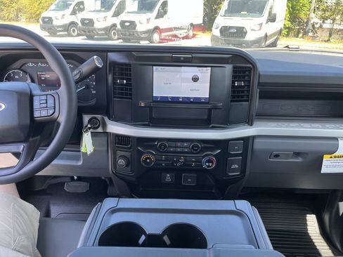 New 2025 Ford F250 XL w/ F-250 >10K GVWR Package RWD image 15