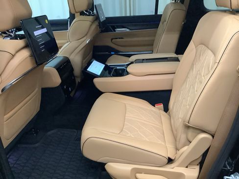 New 2026 Jeep Grand Wagoneer Summit AWD/4WD image 24
