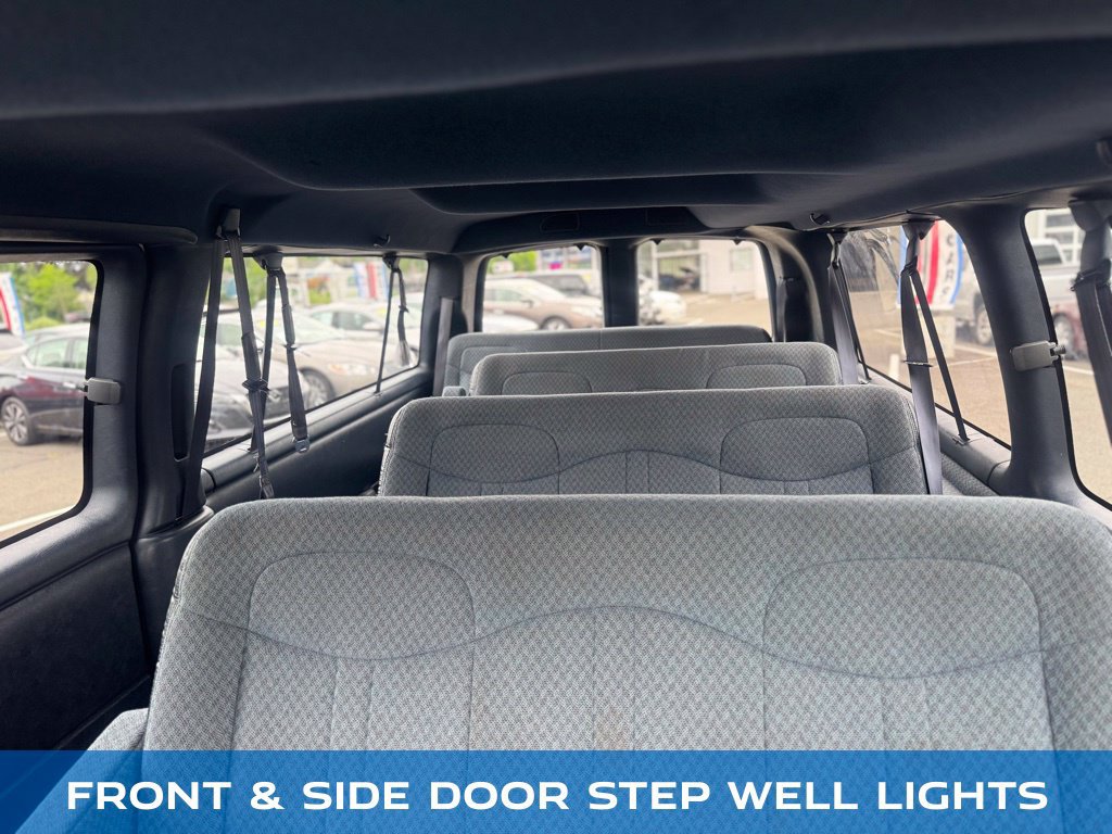 Used 2000 Chevrolet Express 3500 Extended Passenger w/ LS Preferred Equipment Group RWD image 26