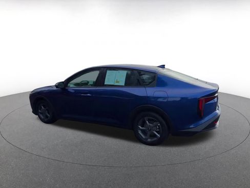 Used 2025 Kia K4 LXS image 10