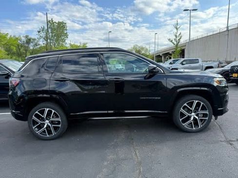 Used 2024 Jeep Compass Limited w/ Elite Group AWD/4WD image 2