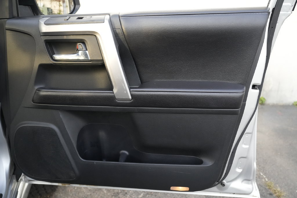Used 2016 Toyota 4Runner Limited AWD/4WD image 34