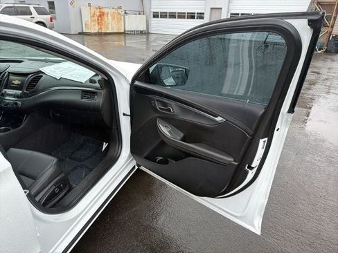 Used 2019 Chevrolet Impala LT FWD image 17