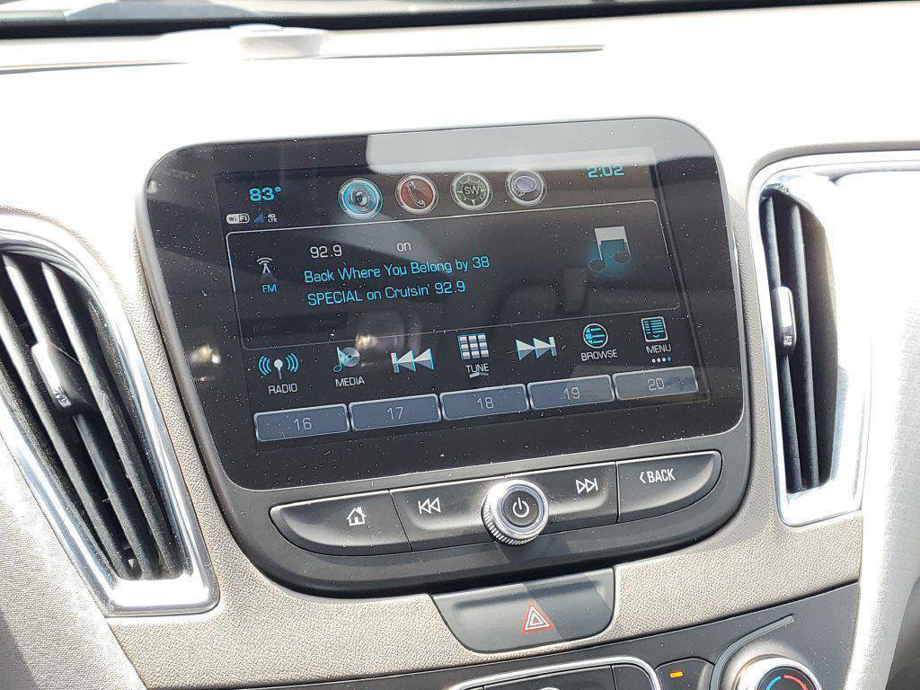 Used 2018 Chevrolet Malibu LT FWD image 14