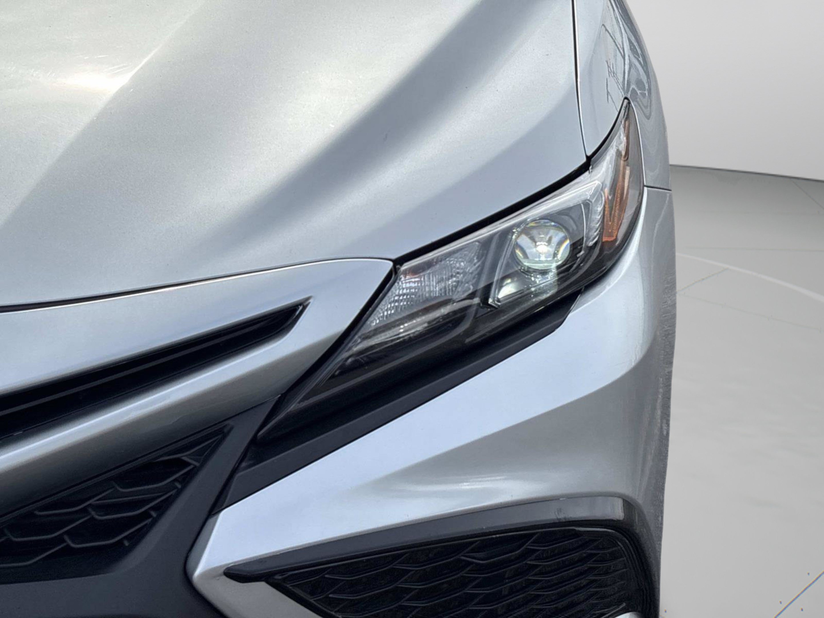 Used 2024 Toyota Camry SE w/ Cold Weather Package FWD image 10