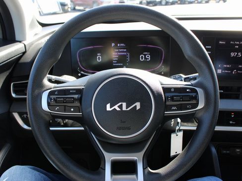 Used 2024 Kia Sportage LX FWD image 12