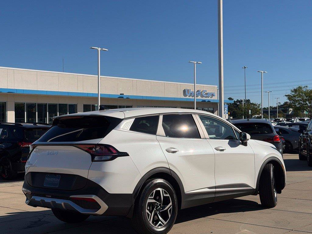 Used 2024 Kia Sportage LX FWD image 5