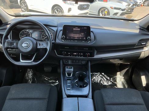Used 2024 Nissan Rogue SV FWD image 14