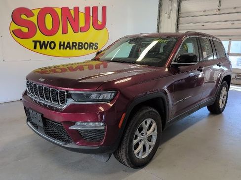 Used 2023 Jeep Grand Cherokee Limited image 1