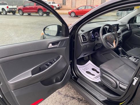 Used 2020 Hyundai Tucson SE image 11