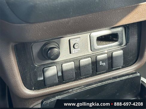 Used 2018 Mitsubishi Outlander SEL image 27