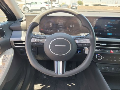 Used 2025 Hyundai Sonata SEL FWD image 16