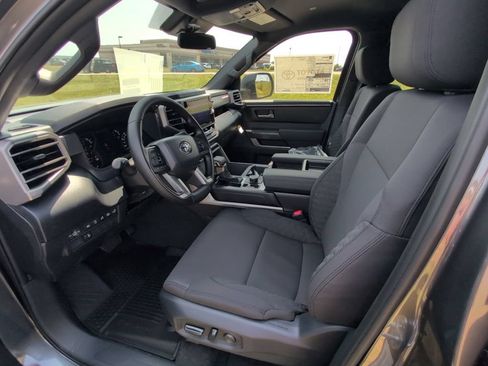 Used 2026 Toyota Tundra SR5 w/ SR5 Convenience Package AWD/4WD image 19