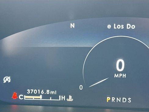 Used 2022 Lincoln Nautilus FWD w/ Premium Package image 12