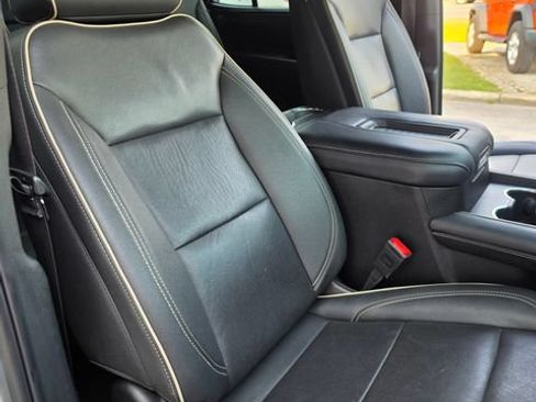 Used 2024 GMC Yukon SLT RWD image 23