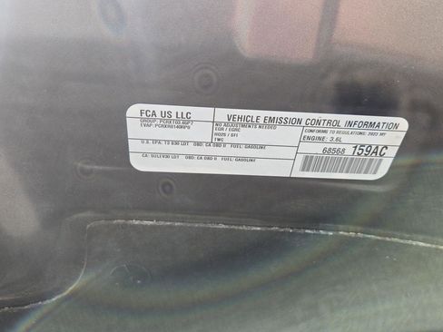 Used 2023 Chrysler Pacifica Touring-L FWD image 34