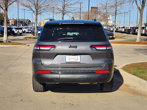 Used 2025 Jeep Grand Cherokee L Altitude image 6