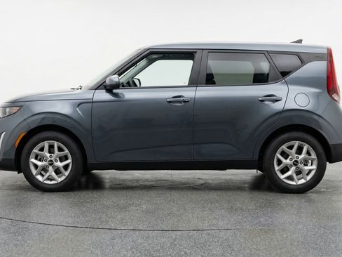 Used 2025 Kia Soul LX w/ LX Technology Package image 5