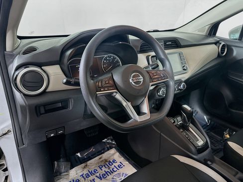Used 2020 Nissan Versa SV image 9