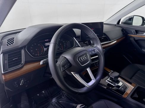 Certified 2023 Audi Q5 2.0T Premium w/ Convenience Package AWD/4WD image 4