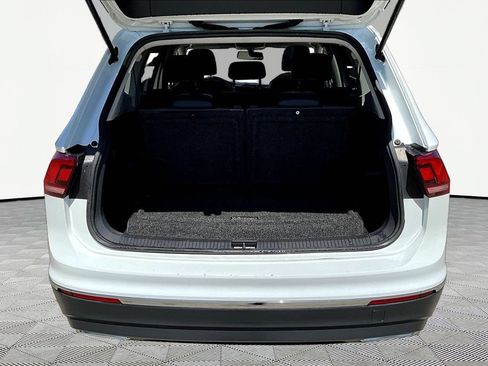 Used 2021 Volkswagen Tiguan SE w/ Panoramic Sunroof Package FWD image 26
