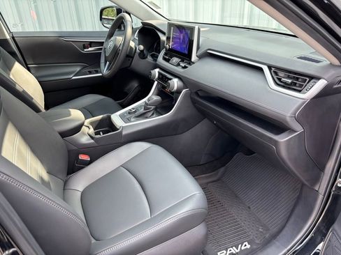 Used 2024 Toyota RAV4 XLE Premium image 38