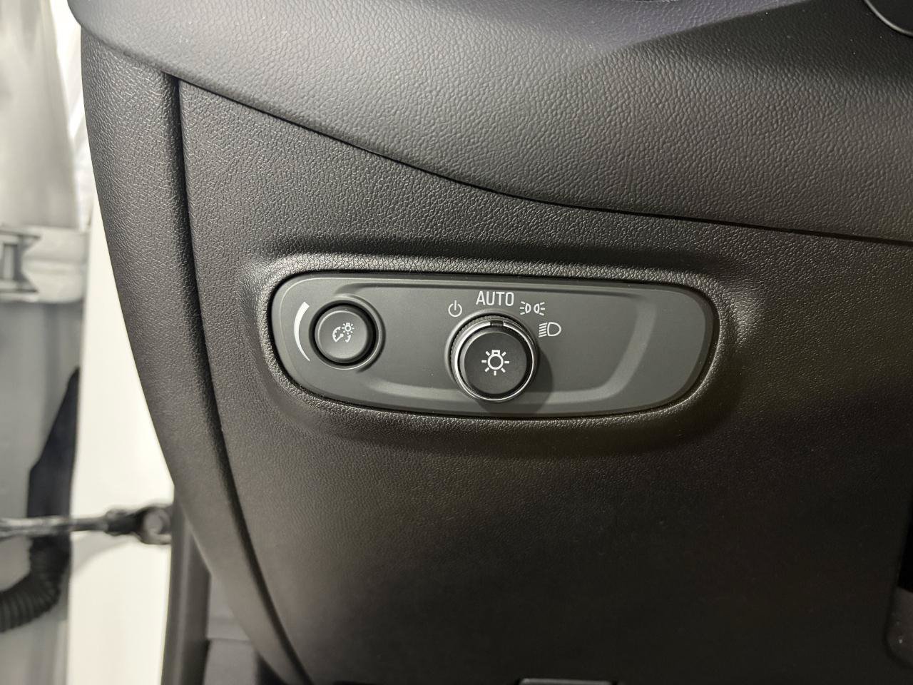 Used 2019 Chevrolet Equinox LT AWD/4WD image 26