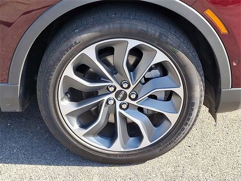 Certified 2022 Lincoln Nautilus Reserve w/ Equipment Group 201A image 9