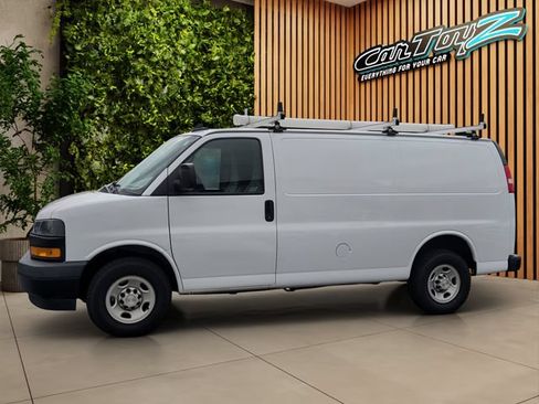 Used 2020 Chevrolet Express 2500 w/ Driver Convenience Package RWD image 2
