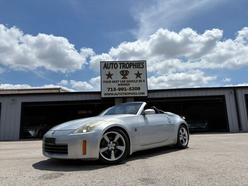 Used 2006 Nissan 350Z Touring RWD image 37