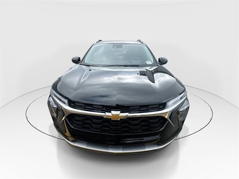 New 2026 Chevrolet Trax LT w/ Sunroof Package image 3