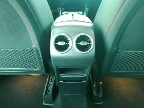 Used 2021 Mercedes-Benz GLB 250 image 29