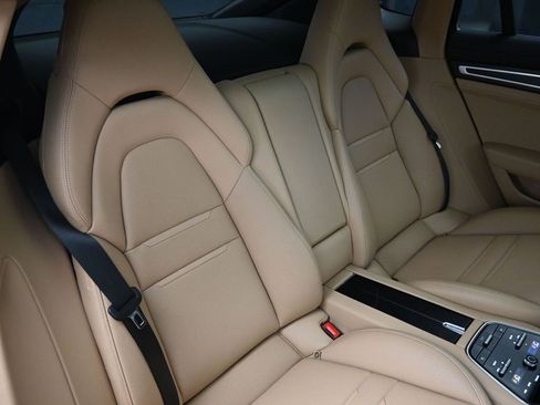 Certified 2023 Porsche Panamera Platinum Edition image 29