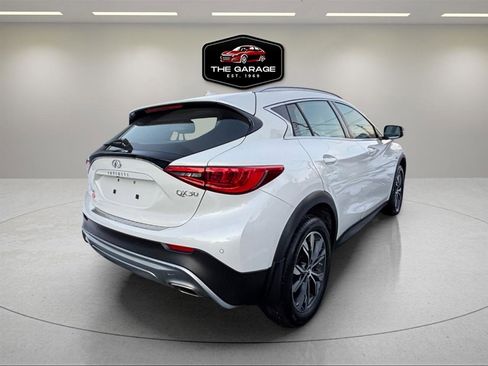 Used 2018 INFINITI QX30 Premium w/ Navigation Package image 5