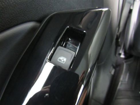 Used 2022 Volkswagen ID.4 Pro S image 31