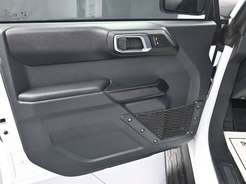 Used 2025 Ford Bronco Outer Banks image 10