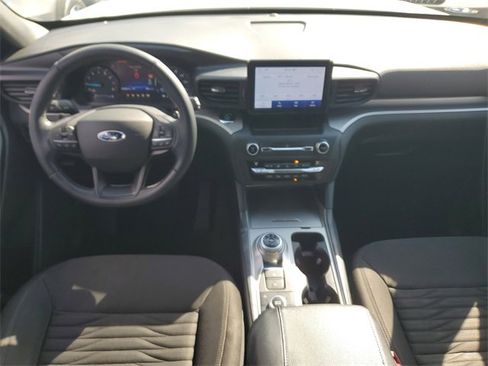 Used 2020 Ford Explorer XLT image 14