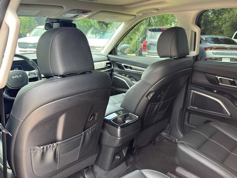 Certified 2024 Kia Telluride EX w/ EX Captain's Chair Package AWD/4WD image 29