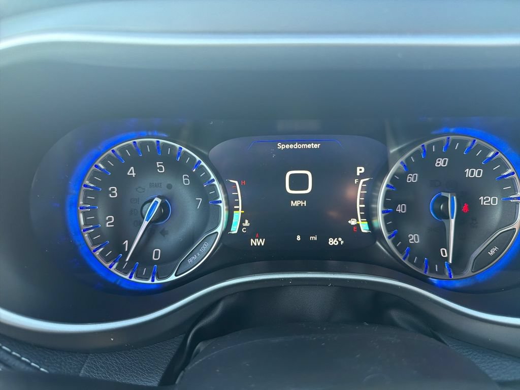 New 2027 Chrysler Pacifica Select w/ Family Tech Group FWD image 14