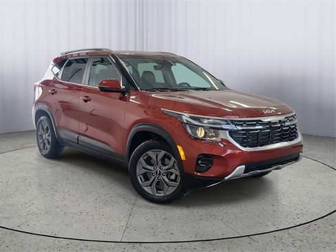 Certified 2024 Kia Seltos S image 1