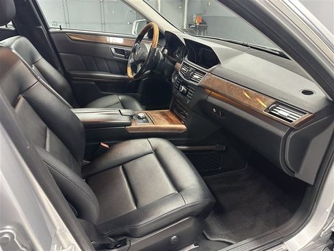 Used 2013 Mercedes-Benz E 350 4MATIC Sedan image 11