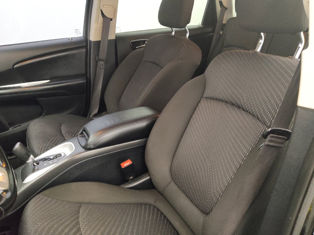 Used 2019 Dodge Journey SE w/ Connectivity Group FWD image 17