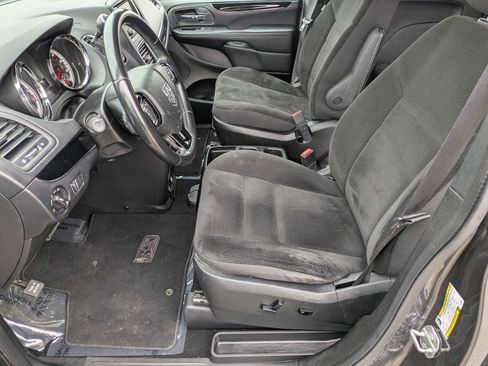 Used 2019 Dodge Grand Caravan SE image 11