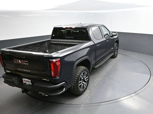 Used 2024 GMC Sierra 1500 AT4 w/ Technology Package AWD/4WD image 32