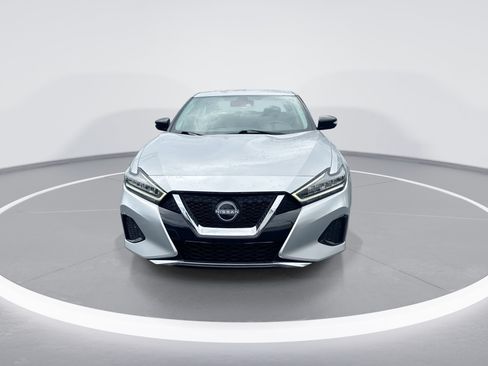 Used 2023 Nissan Maxima SV w/ Floor Mat Group FWD image 9
