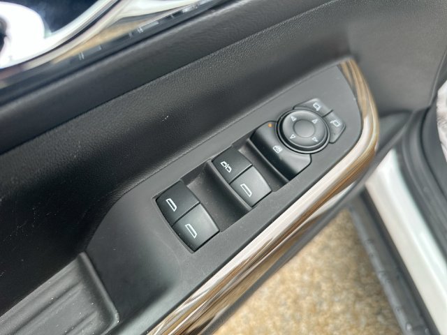Used 2023 GMC Acadia SLE FWD image 27