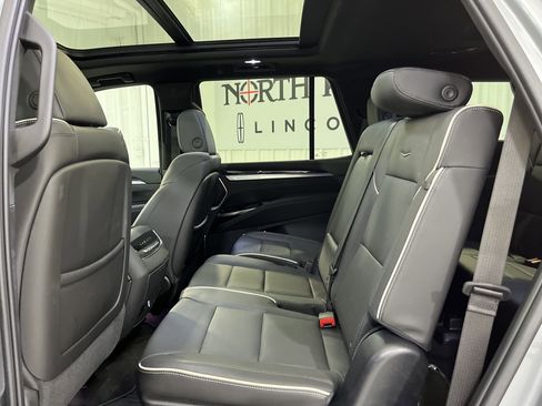 Used 2025 Cadillac Escalade Premium Luxury image 11